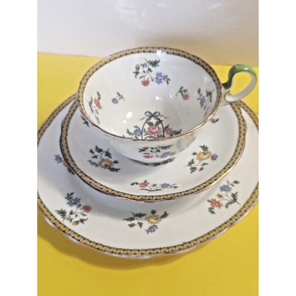 Vintage Aynsley Trio Set Cup, Saucer and Breakfast Plate Flower Basket 1920's - Picture 16 of 16